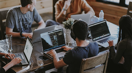 提升企業(yè)績效的有效途徑：公司管理咨詢?nèi)馕?png